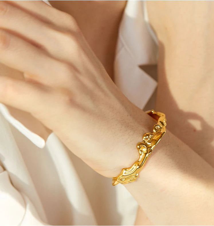 Irregular Axis Cuff — Gold Finish