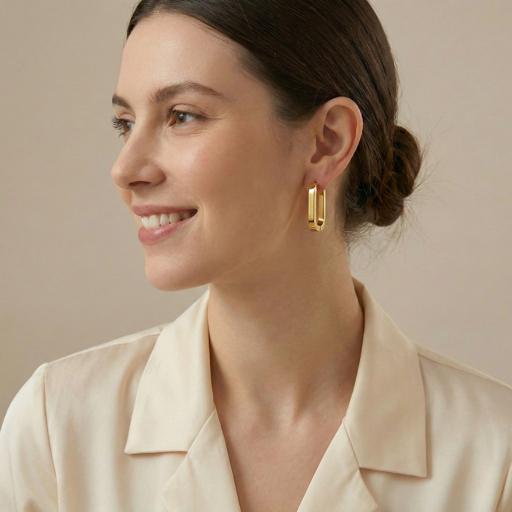 High-quality, hypoallergenic gold-plated earrings made of 316 stainless steel. They are fade-resistant, comfortable, versatile, easy yet elegant, suitable for everyday wear or parties. These fashionable women's earrings are a refined gift accessory.