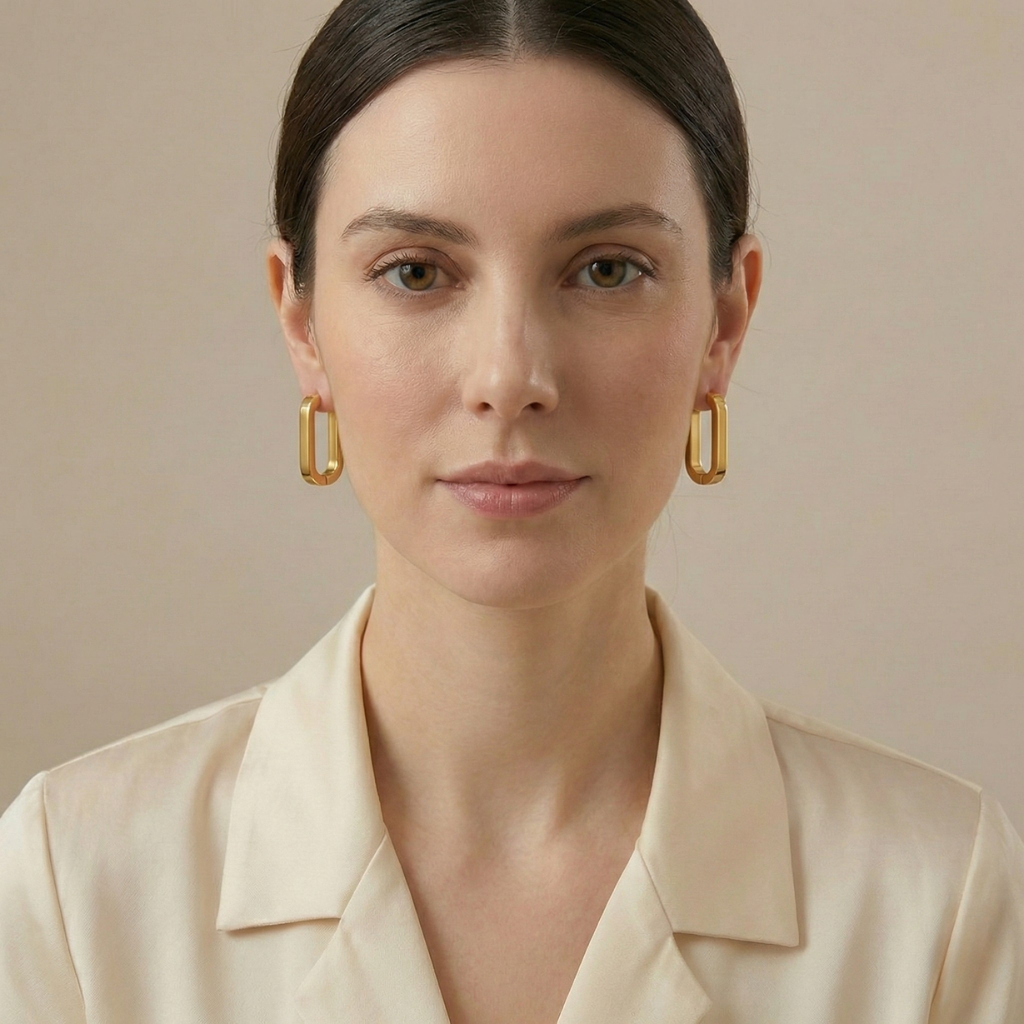 High-quality, hypoallergenic gold-plated earrings made of 316 stainless steel. They are fade-resistant, comfortable, versatile, easy yet elegant, suitable for everyday wear or parties. These fashionable women's earrings are a refined gift accessory.