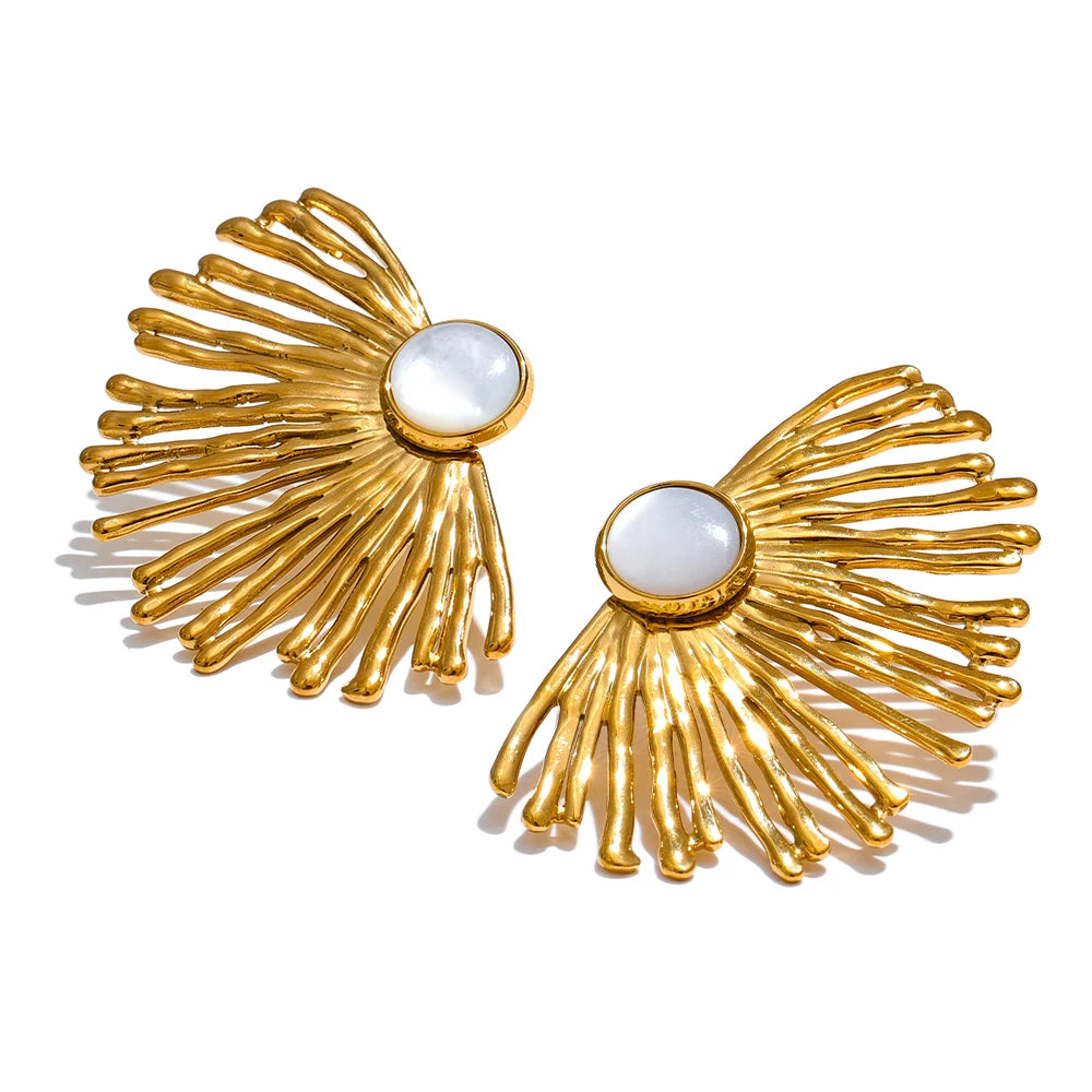 Lumière Shell Statement Stud