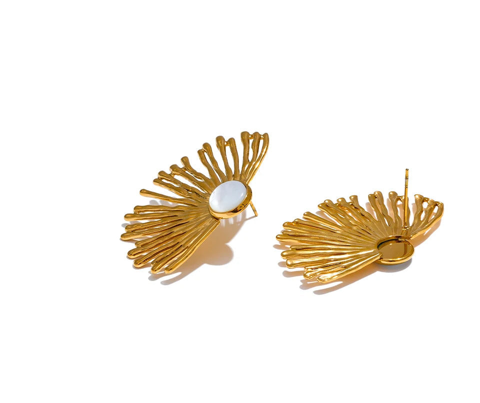 Lumière Shell Statement Stud